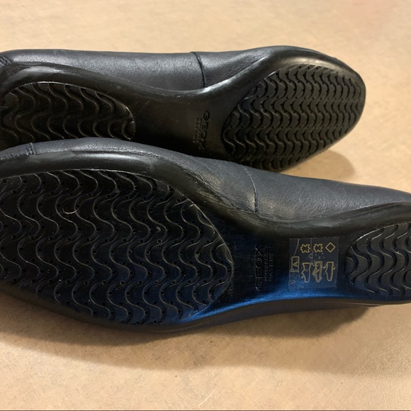 Barely worn Geox flats. Navy blue, size US 10. - Picture 2 of 4